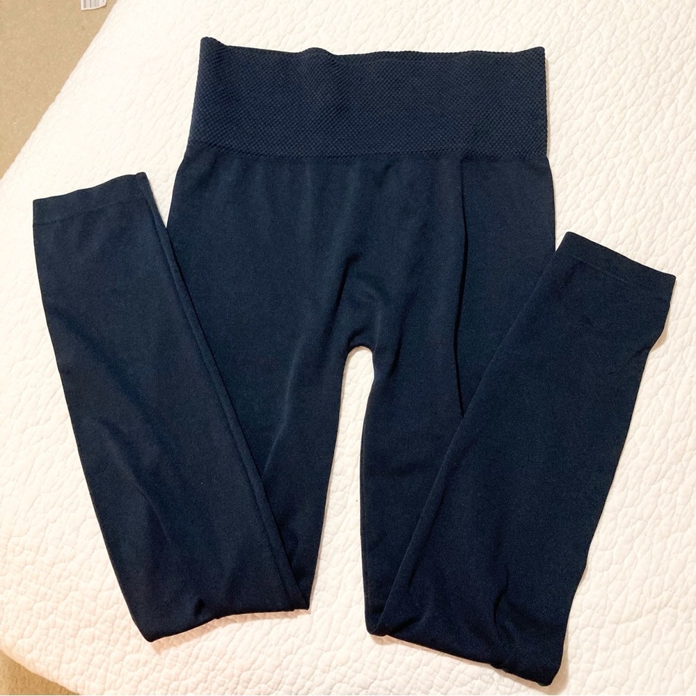 Sofra Navy Textured Leggings | Plus Size | Like New condition - Picture 6 of 7